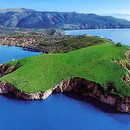 2 Bedrooms House With Sea View At Palinuro 5 Km Away From The Holiday home *