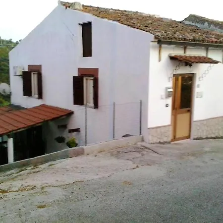 2 Bedrooms House With Sea View At Palinuro 5 Km Away From The Holiday home